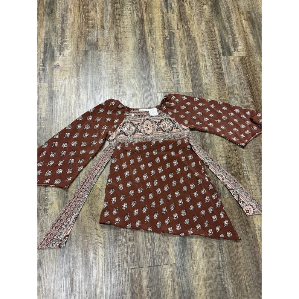 Mary-Kate and Ashley Girls XS 4/5‎ Cinnamon Paisley Sequin Bell Sleeve Tunic Top
